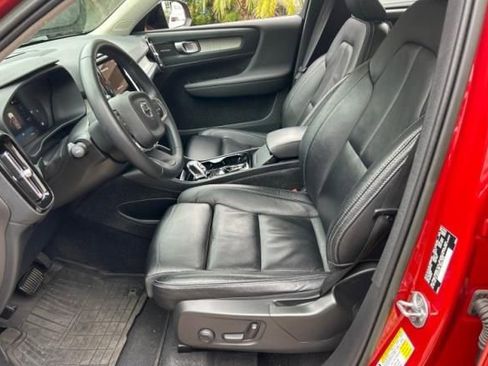 Used 2023 Volvo XC40 B5 Ultimate w/ Protection Package Premier image 6