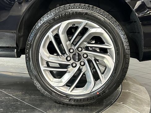 New 2026 Lincoln Navigator Reserve AWD/4WD image 26