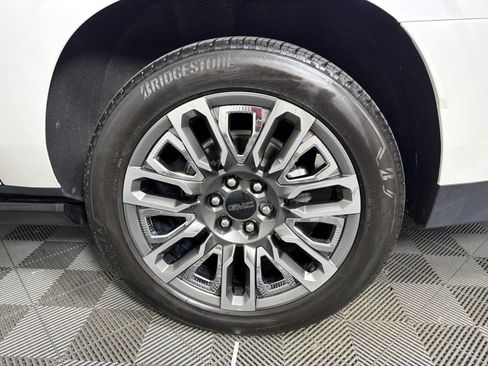 Used 2023 GMC Yukon XL Denali Ultimate AWD/4WD image 20