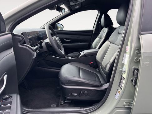Used 2025 Hyundai Santa Cruz SEL AWD/4WD image 16