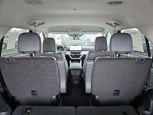 New 2026 Ford Explorer Active w/ Active Comfort Package RWD image 18