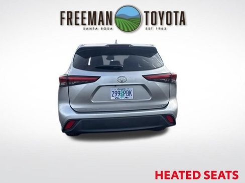 Used 2023 Toyota Highlander XLE FWD image 6