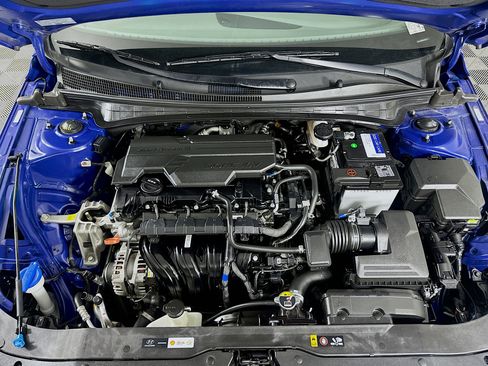 Used 2024 Hyundai Elantra SEL image 32