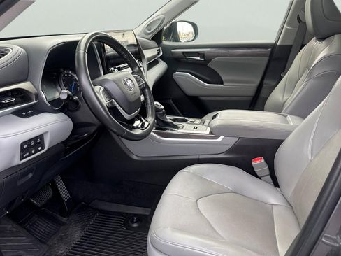 Used 2022 Toyota Highlander Limited image 14