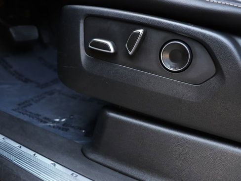 Used 2021 Cadillac Escalade ESV Luxury image 17