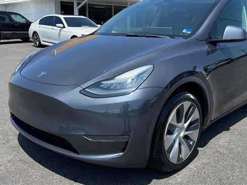 Used 2021 Tesla Model Y Long Range AWD/4WD image 11