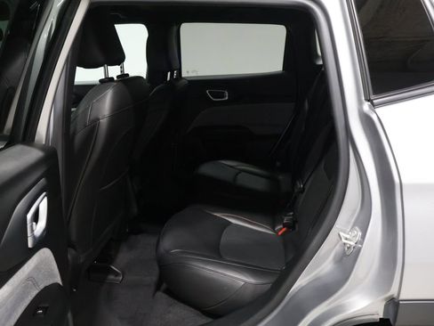 Used 2023 Jeep Compass Latitude image 18