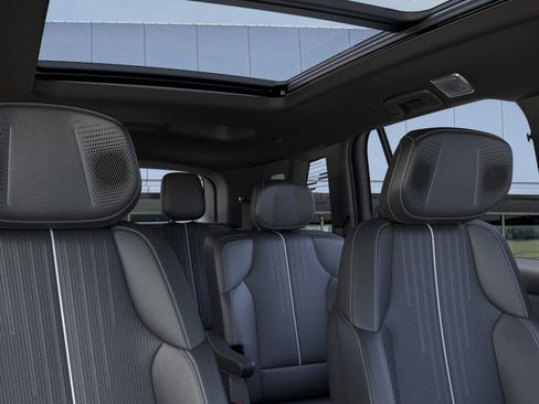 New 2026 Cadillac Vistiq Luxury image 25