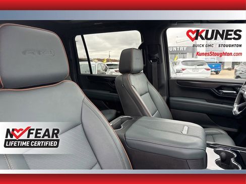 Used 2025 GMC Yukon XL AT4 image 48