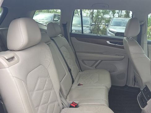Used 2024 Volkswagen Atlas SE FWD image 22