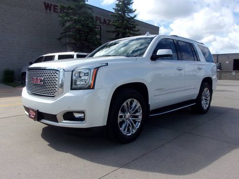 Used 2017 GMC Yukon Denali AWD/4WD image 2