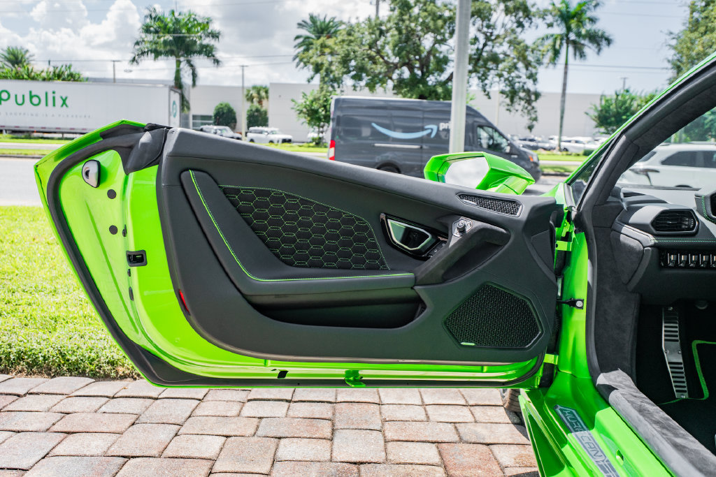 Used 2024 Lamborghini Huracan Tecnica RWD image 19
