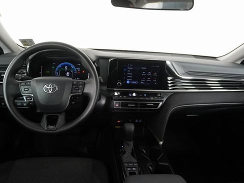 Used 2025 Toyota Camry LE image 35