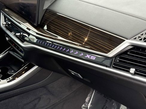 Used 2025 BMW X5 xDrive50e image 40
