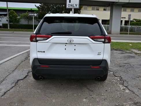 Used 2025 Toyota RAV4 LE image 4