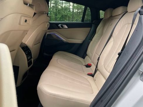 Used 2021 BMW X6 xDrive40i AWD/4WD image 15