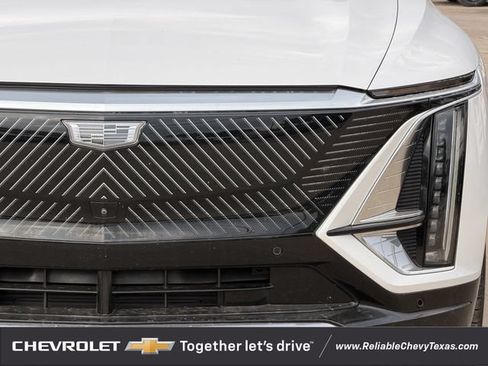 Used 2024 Cadillac Lyriq Luxury w/ LPO, Floor Liner Package RWD image 9