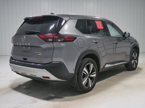 Used 2022 Nissan Rogue Platinum w/ Head-Up Display Package image 5