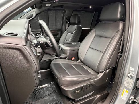 Used 2024 Chevrolet Suburban Z71 w/ Off-Road Capability Package AWD/4WD image 3