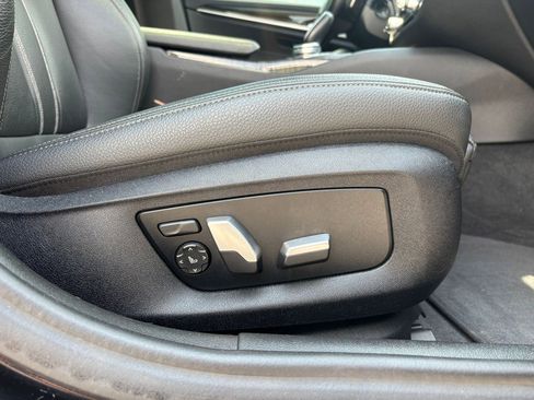 Used 2019 BMW 530i xDrive w/ Convenience Package image 36