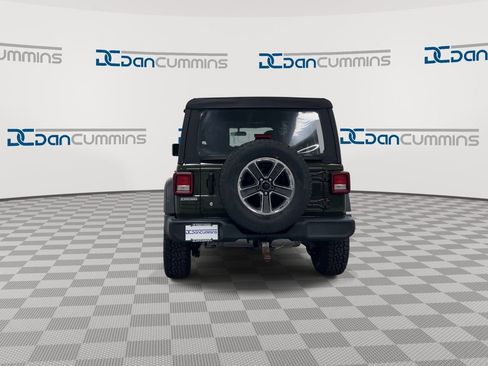 Used 2022 Jeep Wrangler Unlimited Sport image 7
