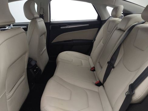 Used 2016 Ford Fusion Titanium AWD/4WD image 18
