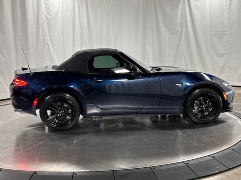 Used 2025 MAZDA MX-5 Miata Club w/ Weather Package RWD image 5