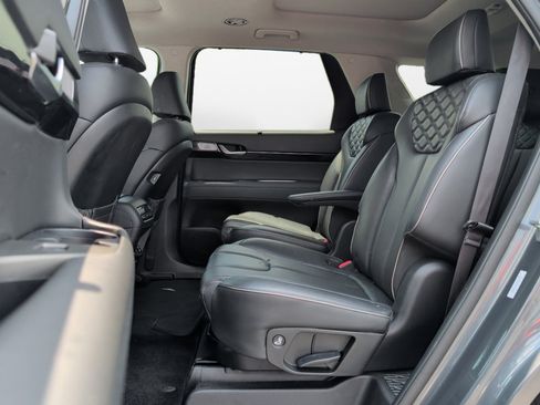 Used 2022 Hyundai Palisade Limited FWD image 16