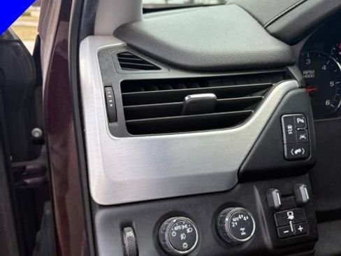 Used 2017 GMC Yukon XL SLT w/ Open Road Package AWD/4WD image 10