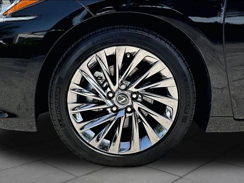Used 2024 Lexus ES 350 w/ Technology Package FWD image 11