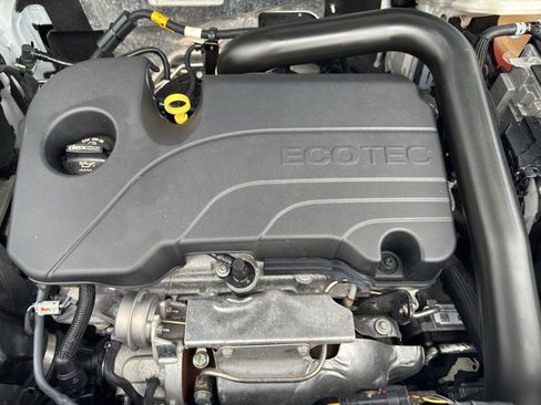 Used 2023 GMC Terrain SLE w/ Driver Convenience Package image 41