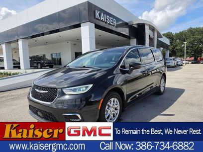 Used 2023 Chrysler Pacifica Touring-L