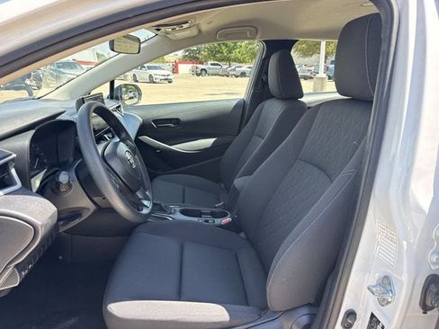 Used 2025 Toyota Corolla LE FWD image 25