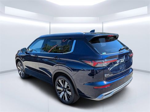 New 2025 Mitsubishi Outlander SEL image 5