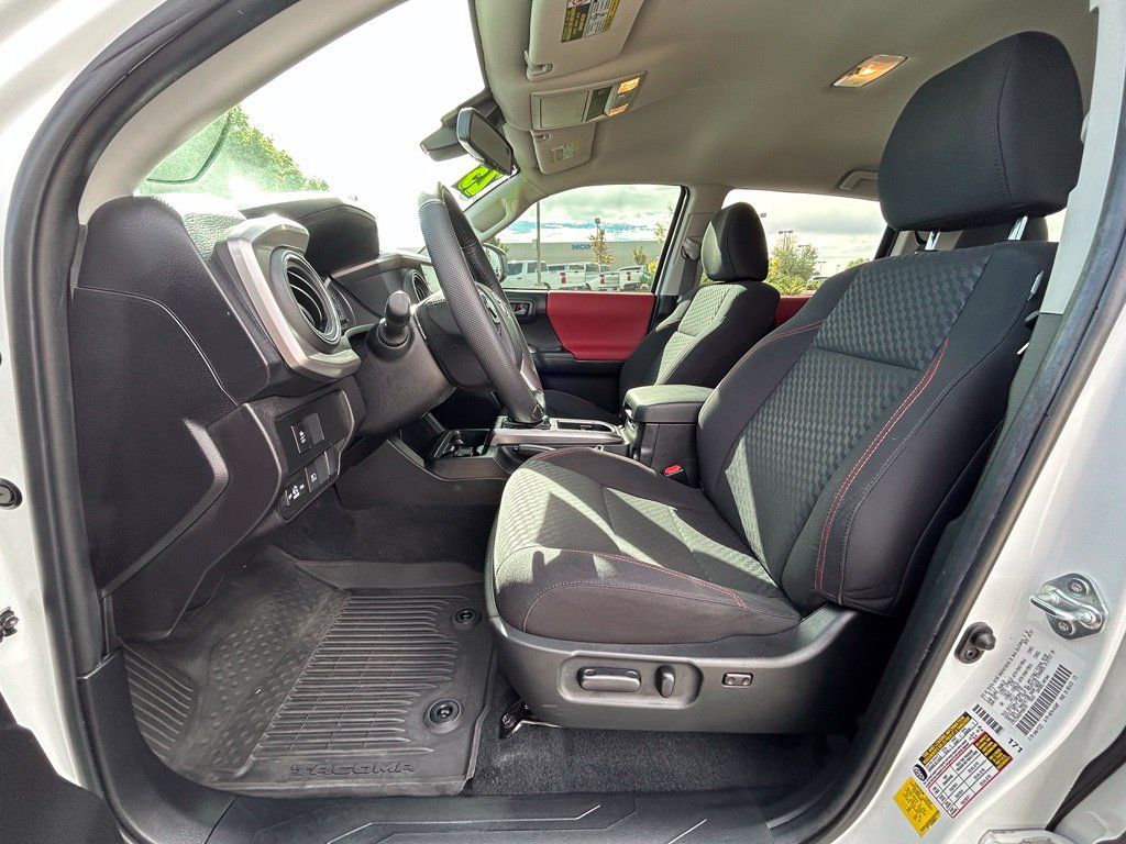 Used 2023 Toyota Tacoma SR5 AWD/4WD image 12
