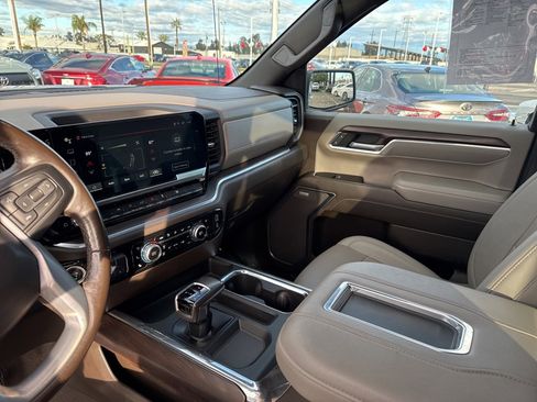 Used 2022 GMC Sierra 1500 SLT w/ SLT Convenience Package image 22