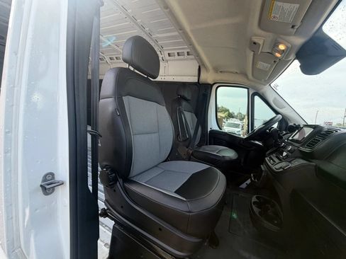 Used 2025 RAM ProMaster 2500 w/ Convenience Group FWD image 19