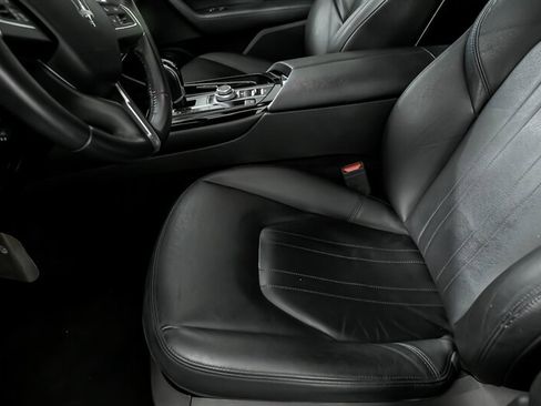 Used 2018 Maserati Levante image 19