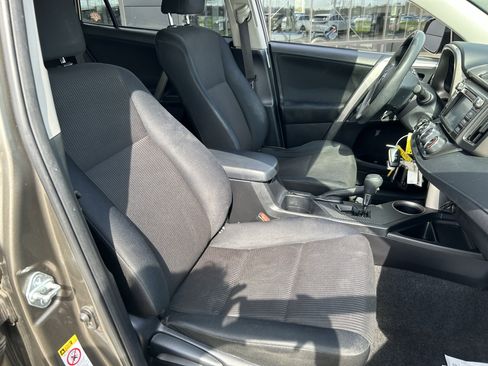 Used 2014 Toyota RAV4 LE image 22