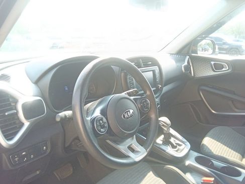 Used 2020 Kia Soul S FWD image 21