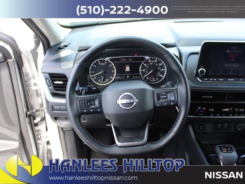 Used 2025 Nissan Rogue SV AWD/4WD image 18