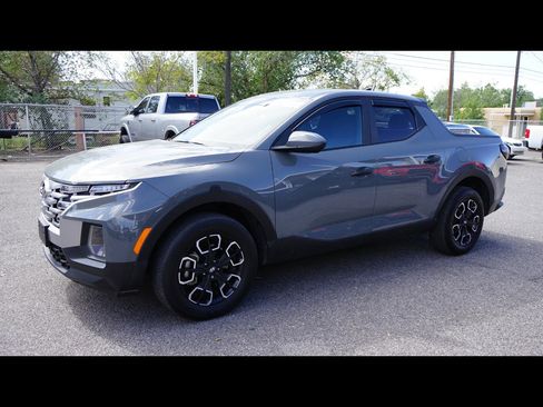 Used 2024 Hyundai Santa Cruz SE image 1