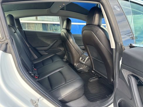 Used 2018 Tesla Model 3 Long Range image 10