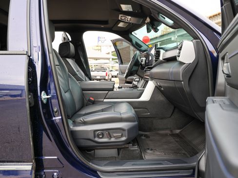 Used 2025 Toyota Tundra Platinum AWD/4WD image 40