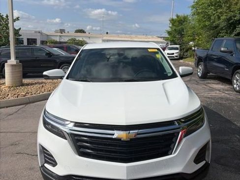 Used 2024 Chevrolet Equinox LT w/ LPO, Floor Liner Package AWD/4WD image 2