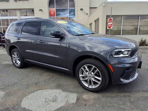 Used 2024 Dodge Durango GT image 2