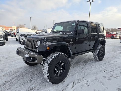 Used 2017 Jeep Wrangler 75th Anniversary image 3