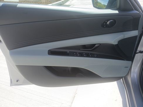 New 2025 Hyundai Elantra Limited image 15