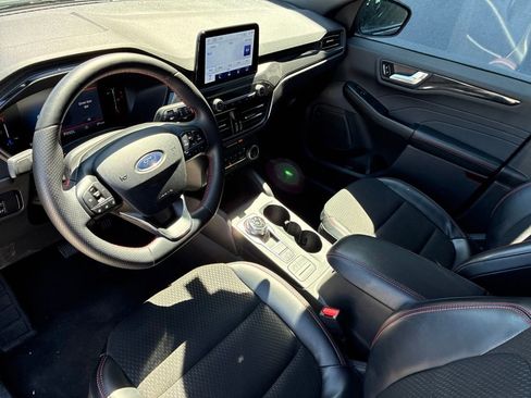 Used 2025 Ford Escape ST-Line AWD/4WD image 17