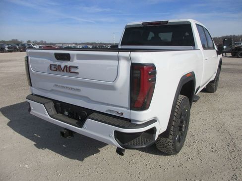 New 2026 GMC Sierra 2500 AT4 AWD/4WD image 5